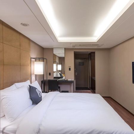 Hotel The Designers Yeouido Szöul Kültér fotó